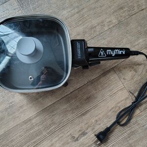 MyMini Black Electric Skillet with Lid